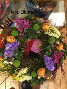 03-04-24 Osterkranz binden mit Debby von Herz Blumen @ KREATIV HUHN Frankfurt